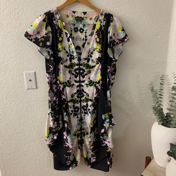 City Chic Floral Dress - Picture 3 of 9